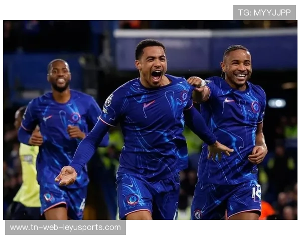 切尔西通过肋部渗透创造机会，恩昆库抽射偏出