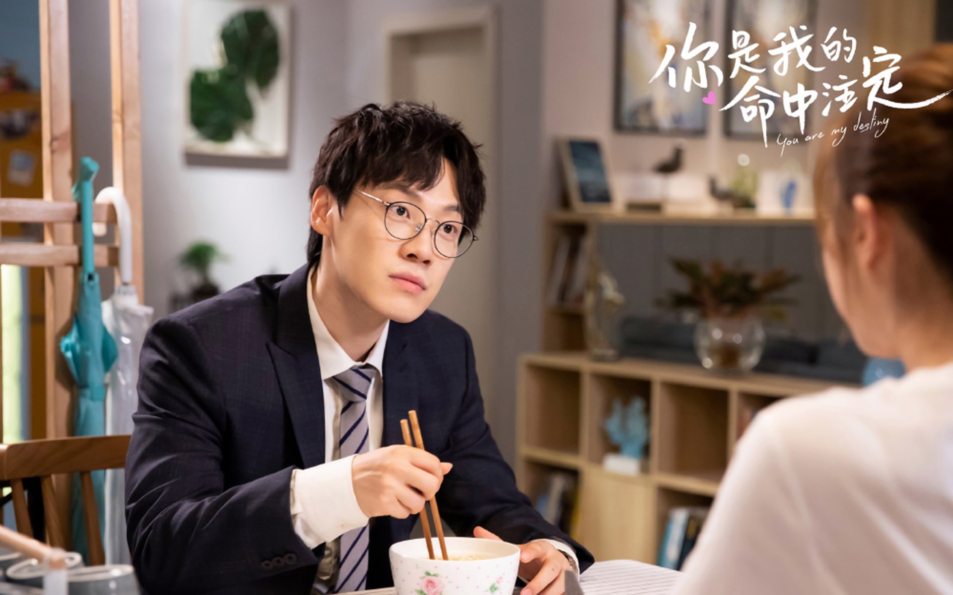 前锋是否逐渐承担中场抢断与推进的双重角色,前锋现象